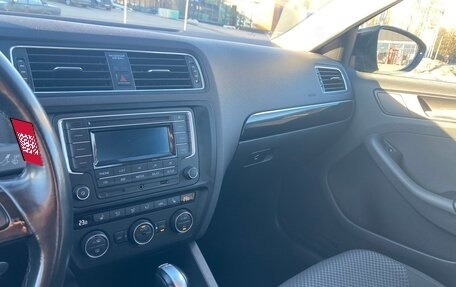 Volkswagen Jetta VI, 2018 год, 1 890 000 рублей, 4 фотография