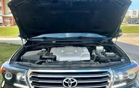 Toyota Land Cruiser 200, 2007 год, 3 300 000 рублей, 2 фотография