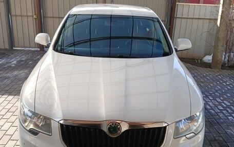 Skoda Superb III рестайлинг, 2012 год, 1 390 000 рублей, 2 фотография