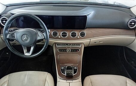 Mercedes-Benz E-Класс, 2017 год, 2 530 000 рублей, 10 фотография