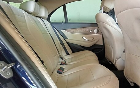 Mercedes-Benz E-Класс, 2017 год, 2 530 000 рублей, 19 фотография