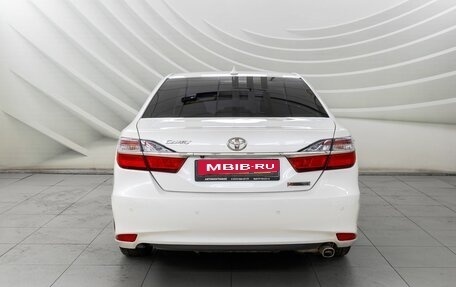 Toyota Camry, 2017 год, 2 428 000 рублей, 6 фотография