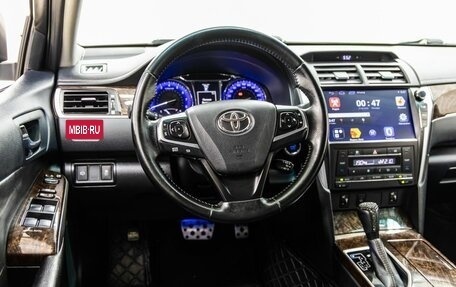 Toyota Camry, 2017 год, 2 428 000 рублей, 15 фотография