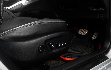 Toyota Prius, 2013 год, 1 449 000 рублей, 22 фотография