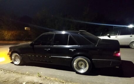 Mercedes-Benz E-Класс, 1995 год, 730 000 рублей, 6 фотография