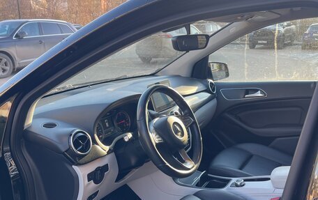 Mercedes-Benz B-Класс, 2016 год, 1 650 000 рублей, 12 фотография