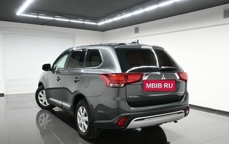 Mitsubishi Outlander III рестайлинг 3, 2019 год, 1 965 000 рублей, 6 фотография