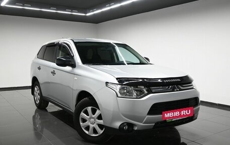Mitsubishi Outlander III рестайлинг 3, 2012 год, 1 345 000 рублей, 5 фотография