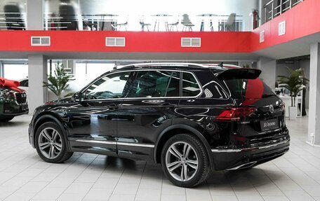 Volkswagen Tiguan II, 2018 год, 2 290 000 рублей, 4 фотография