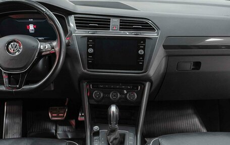 Volkswagen Tiguan II, 2018 год, 2 290 000 рублей, 14 фотография