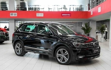 Volkswagen Tiguan II, 2018 год, 2 290 000 рублей, 3 фотография