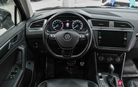 Volkswagen Tiguan II, 2018 год, 2 290 000 рублей, 15 фотография