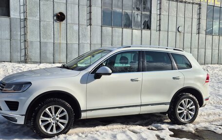 Volkswagen Touareg III, 2015 год, 2 500 000 рублей, 2 фотография