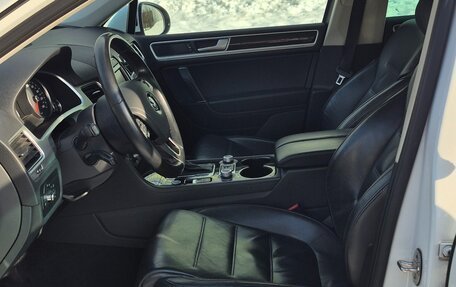 Volkswagen Touareg III, 2015 год, 2 500 000 рублей, 10 фотография