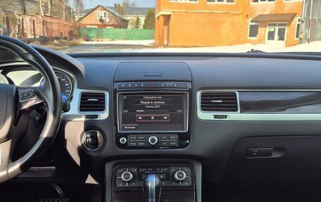 Volkswagen Touareg III, 2015 год, 2 500 000 рублей, 8 фотография