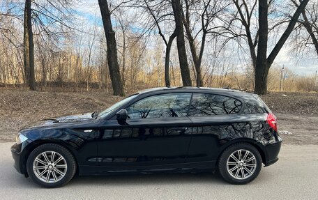 BMW 1 серия, 2011 год, 900 000 рублей, 2 фотография