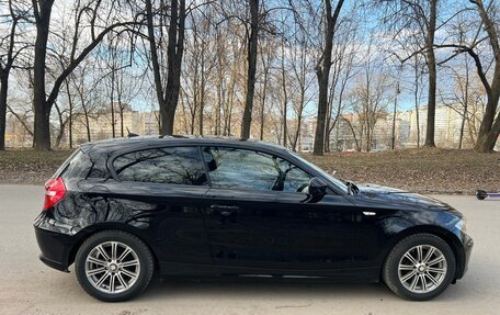 BMW 1 серия, 2011 год, 900 000 рублей, 6 фотография