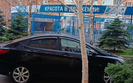 Hyundai Solaris II рестайлинг, 2011 год, 850 000 рублей, 5 фотография