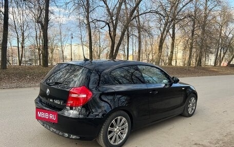 BMW 1 серия, 2011 год, 900 000 рублей, 5 фотография