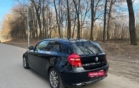 BMW 1 серия, 2011 год, 900 000 рублей, 3 фотография