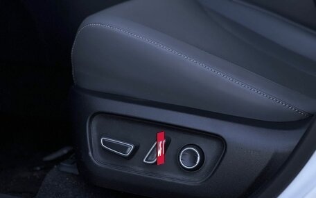 Toyota RAV4, 2026 год, 4 690 000 рублей, 23 фотография