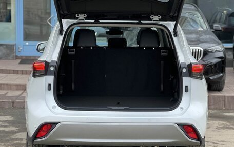 Toyota Highlander, 2026 год, 5 690 000 рублей, 37 фотография