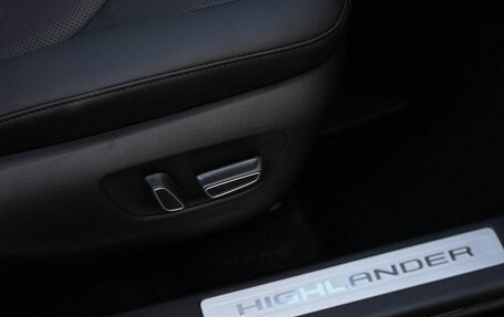 Toyota Highlander, 2026 год, 5 690 000 рублей, 29 фотография