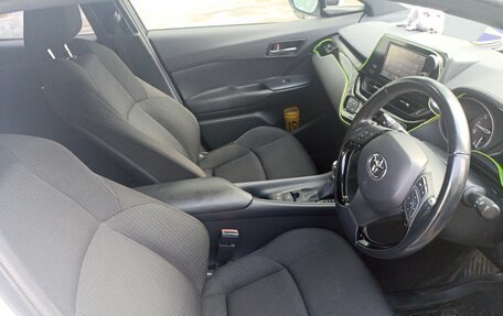 Toyota C-HR I рестайлинг, 2018 год, 1 900 000 рублей, 8 фотография