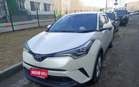 Toyota C-HR I рестайлинг, 2018 год, 1 900 000 рублей, 3 фотография