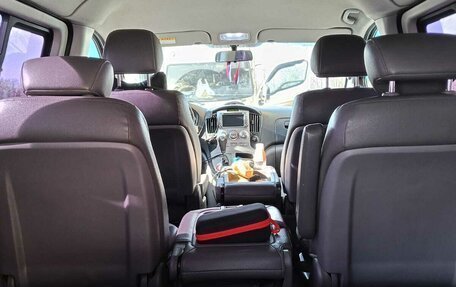 Hyundai Grand Starex Grand Starex I рестайлинг 2, 2011 год, 1 300 000 рублей, 8 фотография