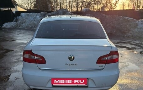 Skoda Superb III рестайлинг, 2011 год, 900 000 рублей, 3 фотография