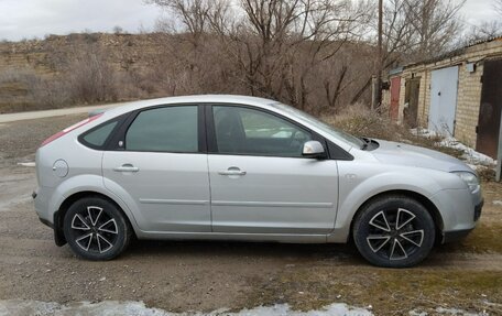 Ford Focus II рестайлинг, 2006 год, 680 000 рублей, 2 фотография