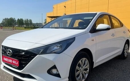 Hyundai Solaris II рестайлинг, 2021 год, 1 700 000 рублей, 1 фотография