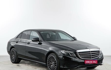 Mercedes-Benz E-Класс, 2019 год, 3 329 050 рублей, 1 фотография