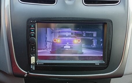 Renault Logan II, 2014 год, 600 000 рублей, 10 фотография