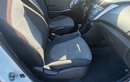 Hyundai Solaris II рестайлинг, 2013 год, 790 000 рублей, 8 фотография