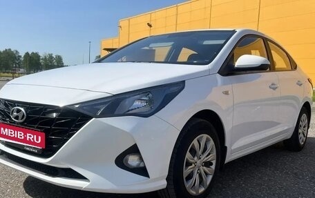 Hyundai Solaris II рестайлинг, 2021 год, 1 700 000 рублей, 5 фотография