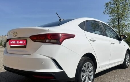 Hyundai Solaris II рестайлинг, 2021 год, 1 700 000 рублей, 3 фотография