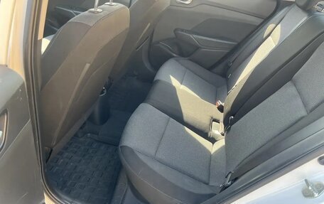 Hyundai Solaris II рестайлинг, 2021 год, 1 700 000 рублей, 16 фотография