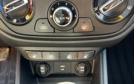 Hyundai Solaris II рестайлинг, 2021 год, 1 700 000 рублей, 13 фотография