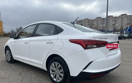 Hyundai Solaris II рестайлинг, 2021 год, 1 700 000 рублей, 9 фотография