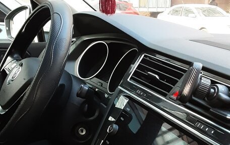 Volkswagen Tiguan II, 2020 год, 2 509 000 рублей, 17 фотография