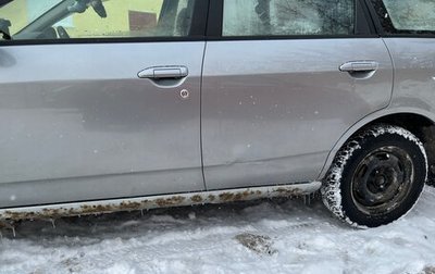 Nissan Wingroad III, 2000 год, 250 000 рублей, 1 фотография