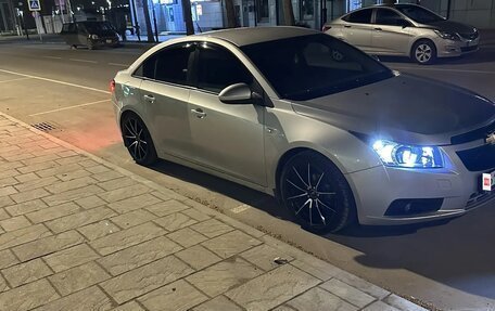 Chevrolet Cruze II, 2010 год, 580 000 рублей, 3 фотография