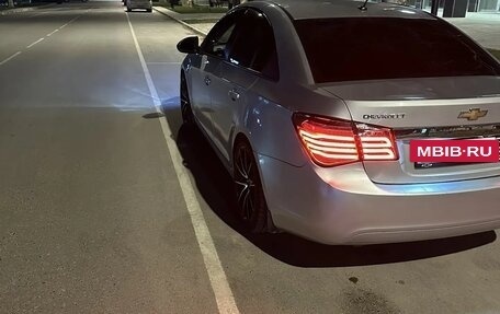 Chevrolet Cruze II, 2010 год, 580 000 рублей, 7 фотография