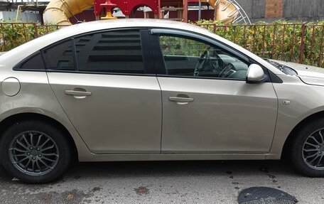 Chevrolet Cruze II, 2010 год, 410 000 рублей, 4 фотография