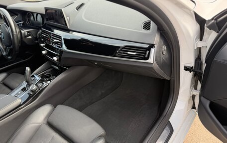 BMW 5 серия, 2018 год, 3 490 000 рублей, 12 фотография