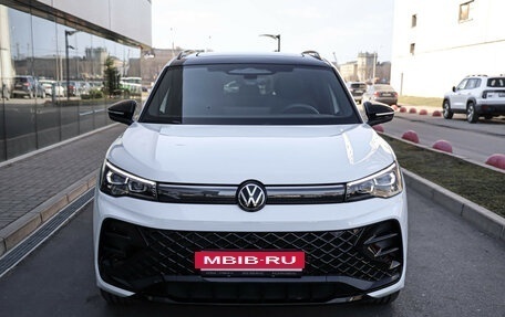 Volkswagen Tiguan, 2025 год, 4 899 000 рублей, 2 фотография