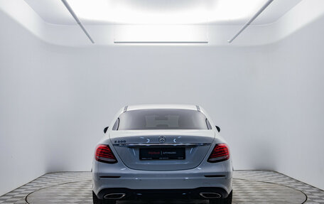 Mercedes-Benz E-Класс, 2017 год, 3 140 000 рублей, 6 фотография