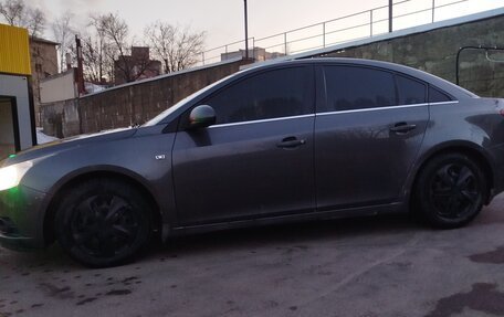 Chevrolet Cruze II, 2010 год, 680 000 рублей, 2 фотография